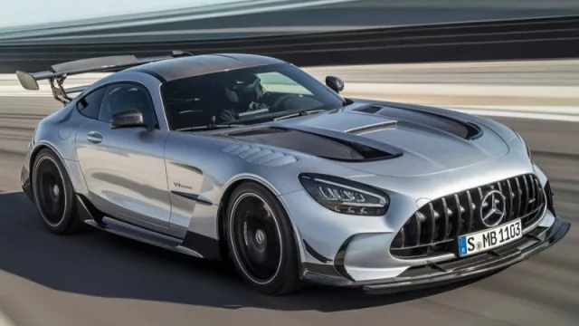 En plena pandemia, un tucumano brilla en Alemania y presentó el nuevo modelo de auto Mercedes Benz