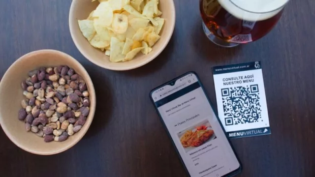 Adiós a las cartas tradicionales en los bares tucumanos: nuevo Menú Virtual para verlo desde el celular a través de QR