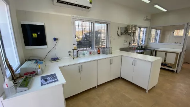 Aguas del Norte habilitó un nuevo laboratorio para análisis físico - químico del agua