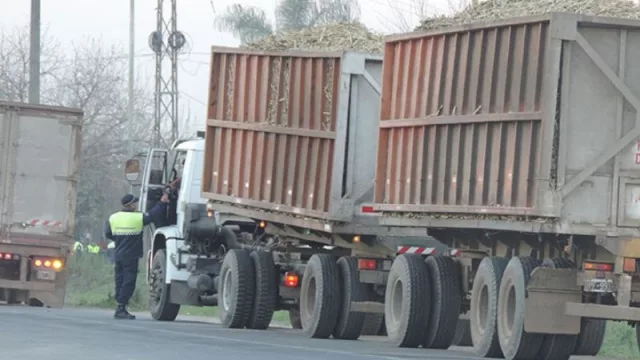 Día Nacional de la Seguridad Vial: se restringe la circulación de rastras cañeras en Tucumán 