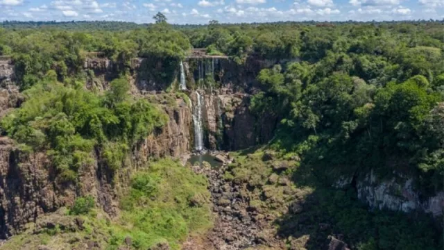 Puerto Iguazú en crisis con las cataratas sin agua ni visitantes