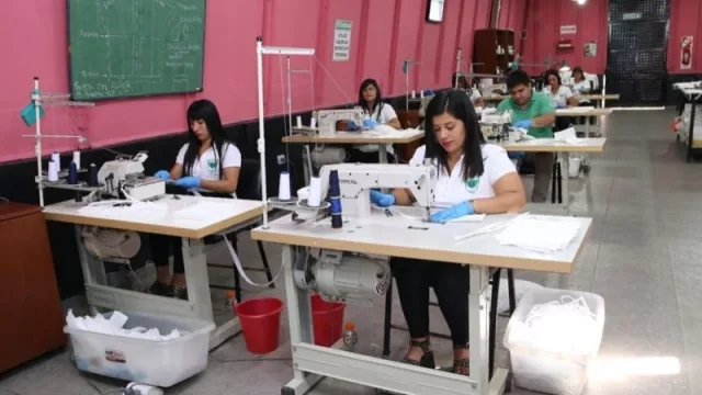 Coronavirus Tucumán: por primera vez en la provincia, avanza una producción milenaria de barbijos quirúrgicos