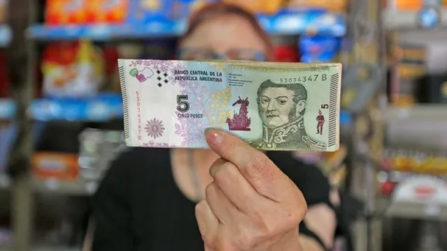 Vence el plazo: ¿qué hacer si te quedaste con un billete de $5 luego del 29 de febrero?