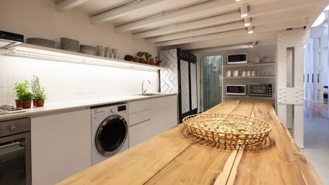 Inauguró Franca City Hostel, el primer alojamiento en Buenos Aires con camas cápsulas súper size