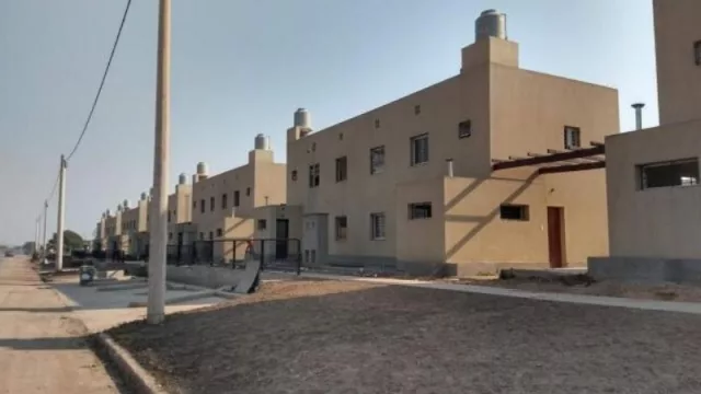 Stella Maris Córdoba aceleró los trámites para la entrega de las casas del IPV 