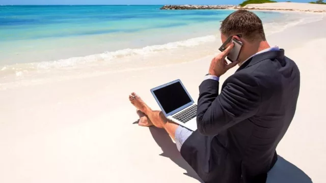 ¿Desconexión? 49% de los argentinos indicó que se espera que esté disponible en vacaciones