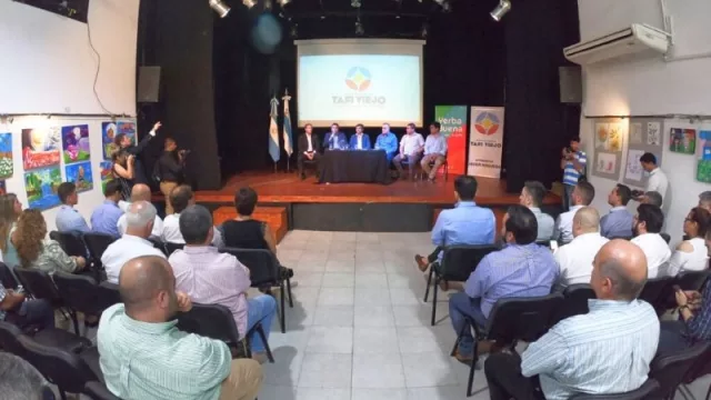 Tras una reunión, impulsaron el anteproyecto del Tren Elevado Metropolitano que unirá siete ciudades de Tucumán