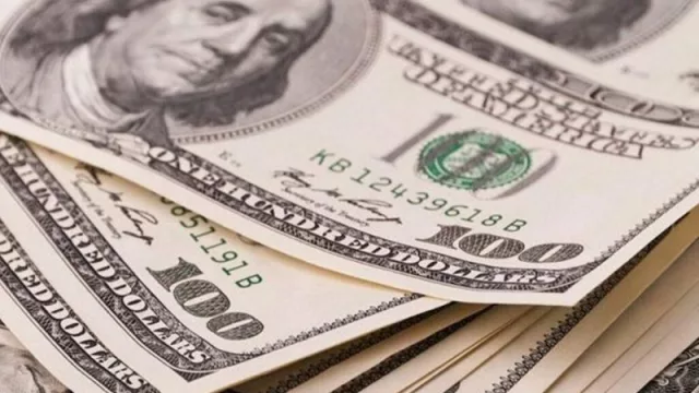 Golpe a los ahorristas tucumanos: el impuesto del 30% también alcanzará al dólar ahorro (¿hasta cuándo regiría la normativa?)