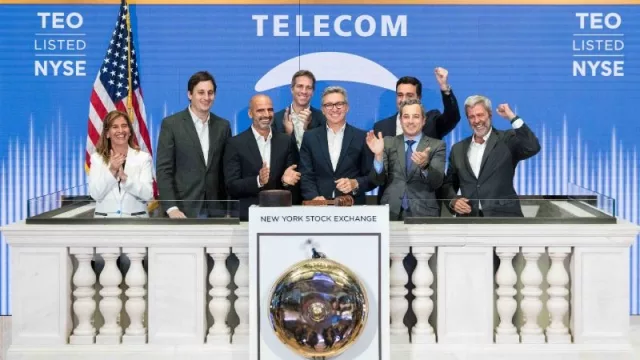 Telecom Argentina celebró el 25 aniversario de su cotización en la Bolsa de Nueva York