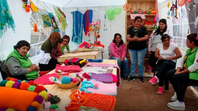 Promueven las economías regionales de los valles tucumanos: entregaron equipos en El Mollar