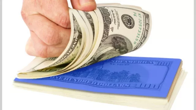 Qué factores pueden alentar una nueva suba del dólar blue