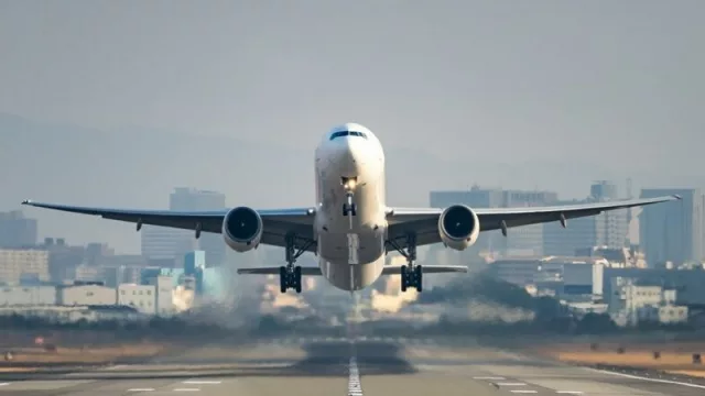 Atención tucumanos: se reglamentó una norma que permite a las aerolíneas vender pasajes a ¡sólo $1!