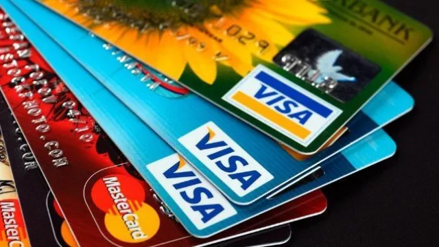 Por el parate del consumo, estiman que se desactivaron un millón de tarjetas de crédito