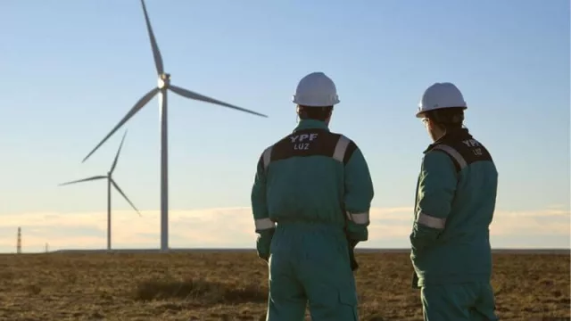  El gobierno nacional autorizó a YPF a ingresar en el mercado eléctrico mayorista