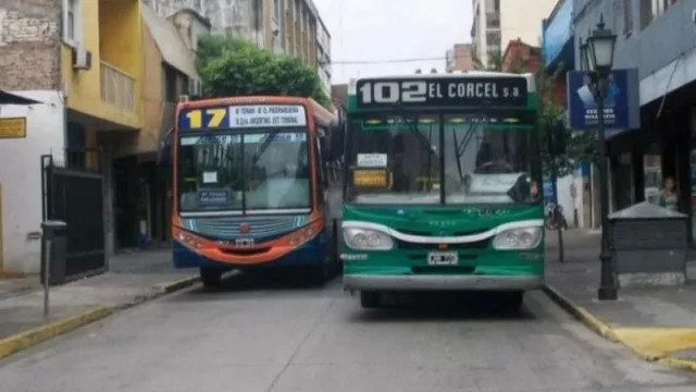 Ante la posibilidad de un paro de colectivos tras los despidos de 150 choferes, se firmó la conciliación obligatoria hasta el próximo martes 