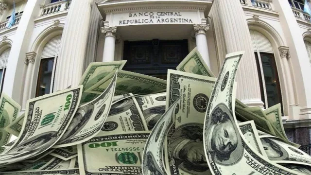 A pesar de una fuerte intervención oficial, el dólar superó los $60 