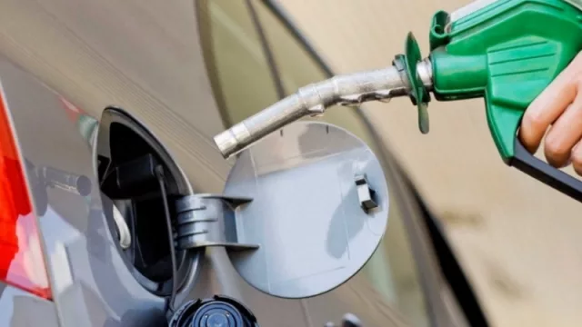 Todo un presupuesto: con el nuevo aumento de la nafta, ¿cuánto cuesta llenar el tanque en Tucumán?