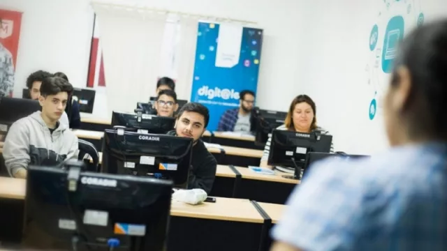 “Digitalers”, la novedosa propuesta de Telecom y la Municipalidad para la inserción laboral de jóvenes tucumanos