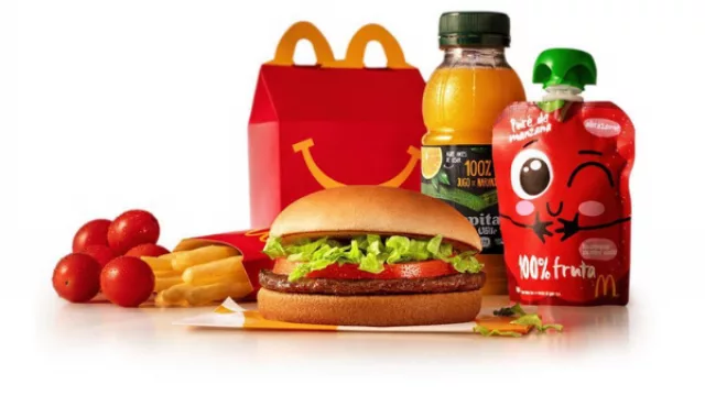Apuesta institucional: McDonald’s modifica su tradicional cajita feliz y ya se entrega en Tucumán