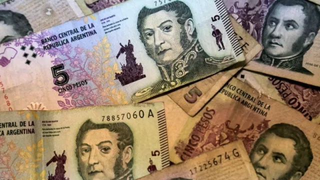 Fin a un histórico: comenzó el cambio de los billetes de $5 (hasta cuándo funcionan, dónde canjearlos y qué los reemplaza)