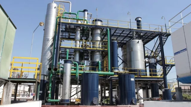 Industriales tucumanos advierten pérdida de rentabilidad en el etanol y riesgo en 50 mil puestos de trabajo