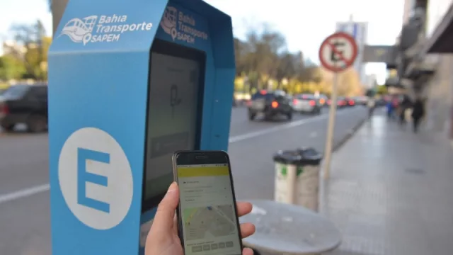Estacionar por las nubes: ¿cuánto saldrá el uso del parquímetro en Bahía?