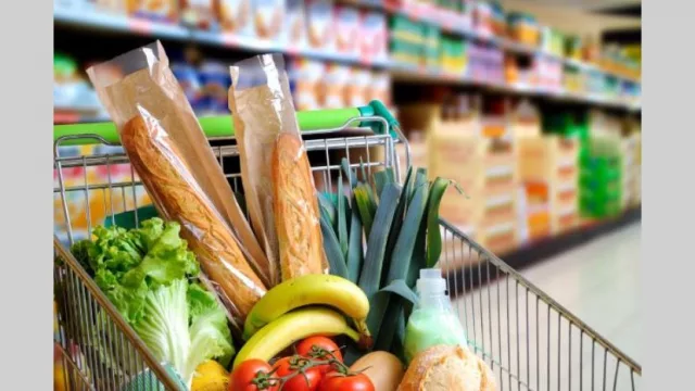 El consumo cayó 7% en abril pero esperan lenta mejora en el año