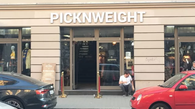 ¿Alguna vez te imaginaste poder comprar ropa por kilo? ¡En Berlín ya lo hacen! (€ 25 el kg de jean)