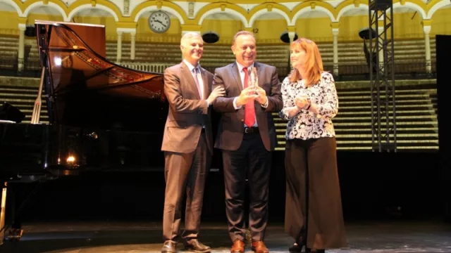 Santos distinguido por el Consejo Mundial de Viajes y Turismo