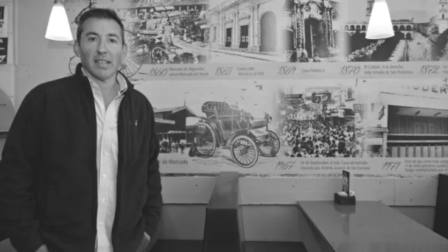 Fredi Cortes, tercera generación en El Conejo Loco.