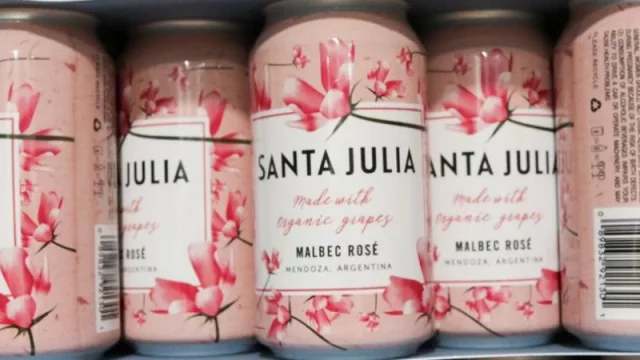 El vino en lata de una bodega mendocina busca ganar el mercado de Estados Unidos