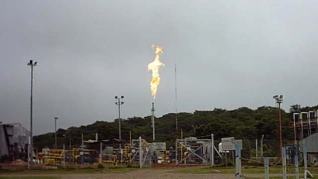 Refinor cerraría su destilería en Campo Durán y peligran 500 puestos