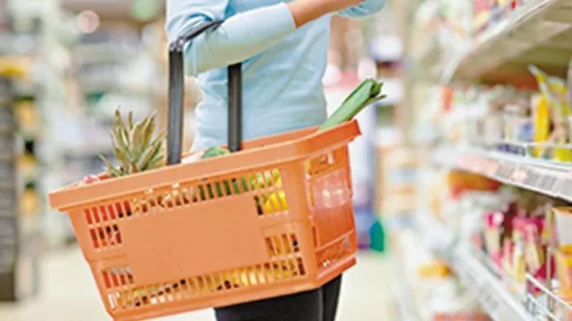 Estiman que el pase a precios de la suba del dólar estará en 43%