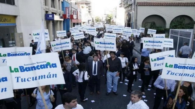 Un inminente paro bancario paralizaría la city tucumana esta semana