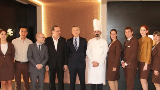 Macri y Santos inauguraron hotel en pleno centro porteño