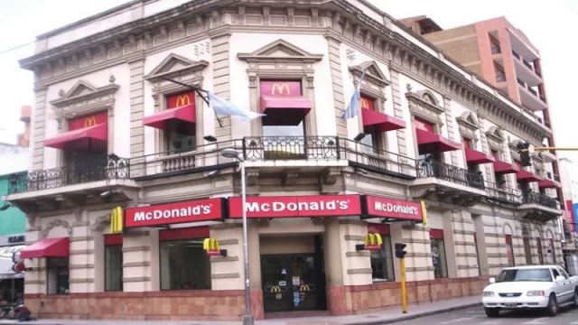 McDonald's contratará un centenar de colaboradores en su nuevo local y planea llegar a los 500 empleos en Tucumán