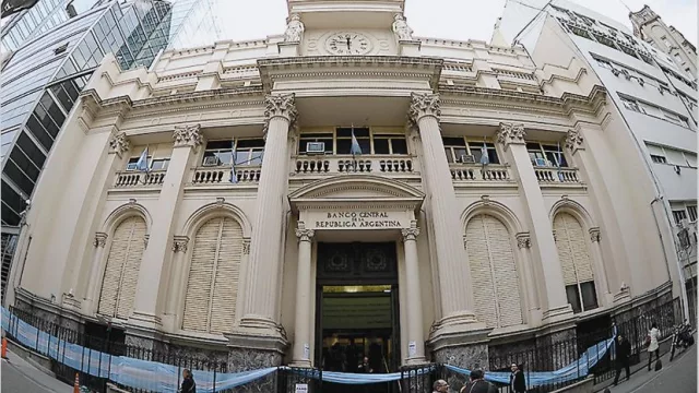 El BCRA pagó 72% de tasa para bajar al dólar de su récord hasta $ 40