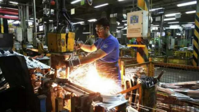 El Gobierno sale a proteger el empleo y busca un acuerdo con empresas y gremios para evitar más despidos