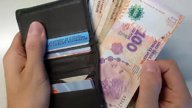 Corrida cambiaria, poder adquisitivo, blanqueo laboral, ¿cómo continuará la lucha salario vs. inflación?