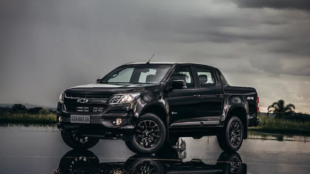 Caballero de la noche: nueva Chevrolet S10 Midnight