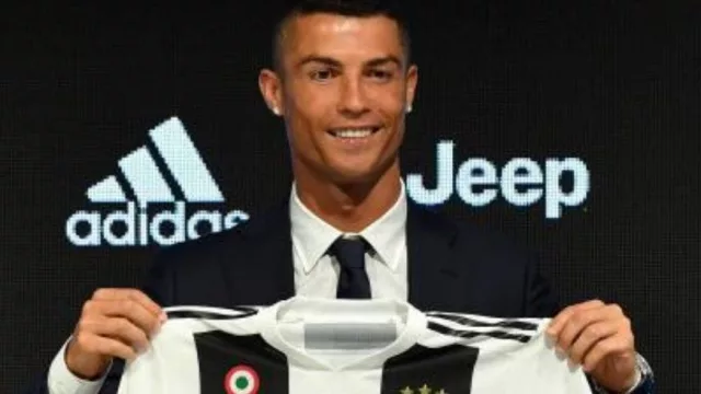 Cristiano Ronaldo vendió medio millón de camisetas en 24 horas y generó US$ 60 millones