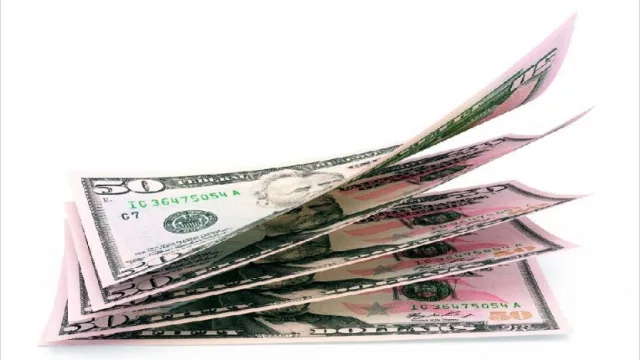 El dólar rompió con tres ruedas de bajas y volvió a subir aunque sin tensión