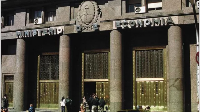 Por la sequía, la economía cayó 0,9% en abril y quedó a las puertas de la recesión