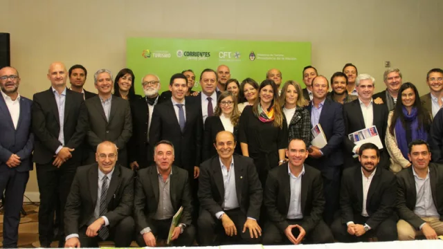 Santos encabezó la Asamblea del Consejo Federal de Turismo en Corrientes