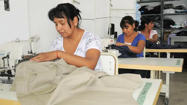 Empresas sociales confeccionarán 9.000 uniformes para los trabajadores del tabaco