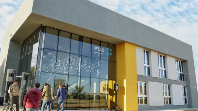 Lifschitz inauguró el nuevo edificio tics del Parque Tecnológico del Litoral Centro
