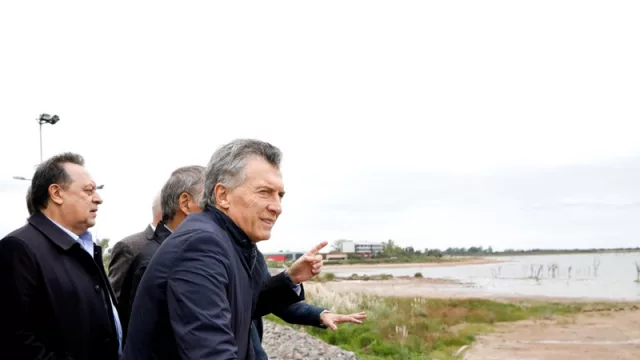 Macri y Santos visitaron el futuro Parque Nacional en Miramar (Córdoba)