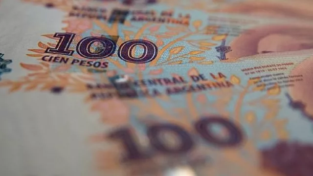 Las empresas que depositen en efectivo ahora deberán abonar un adicional