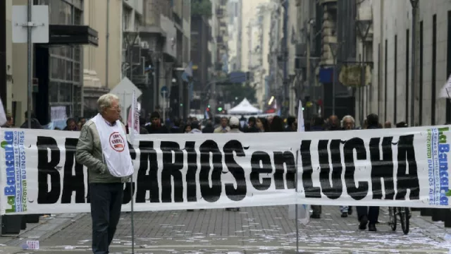 Ante la falta de acuerdo, La Bancaria agudiza sus medidas y anunció un paro de bancos por 48 horas esta semana