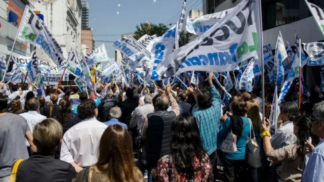La solución no aparece y la próxima semana arranca con dos días sin bancos en Tucumán